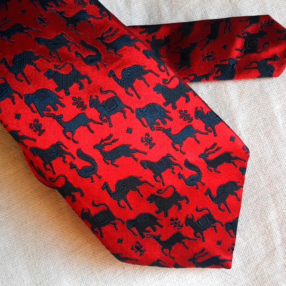 Red sulka Tie with navy blue animals